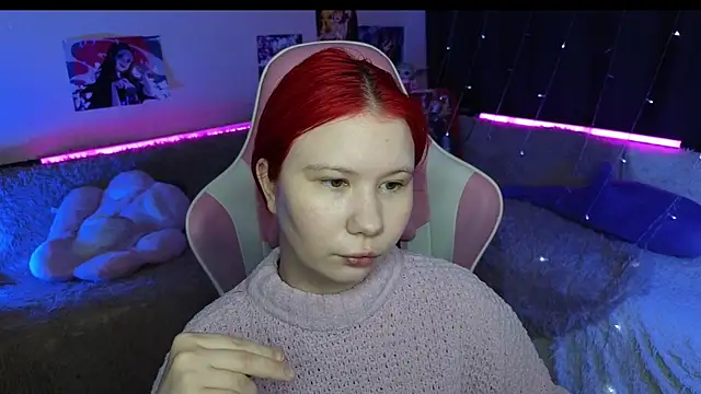 Little kitsune1707 online show from 13, 3, 2025