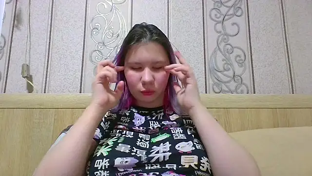 Little kitsune1707 online show from 24, 9, 2025