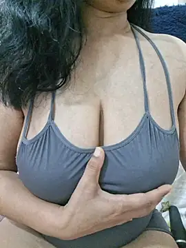 Snapshot of Jassi_Does chatting on 18, 7, 2026 Jassi Does online show from 18, 7, 2026