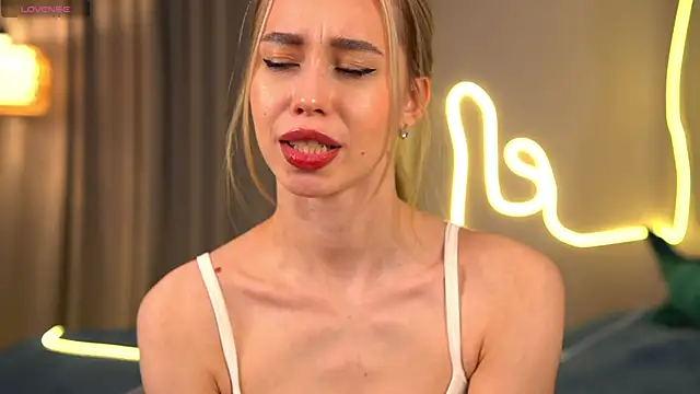 Snapshot of _Spring_Day_ chatting on 9, 11, 2025 Spring Day online show from 9, 11, 2025