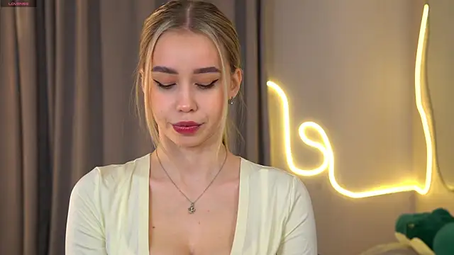 Snapshot of _Spring_Day_ chatting on 27, 10, 2025 Spring Day online show from 27, 10, 2025