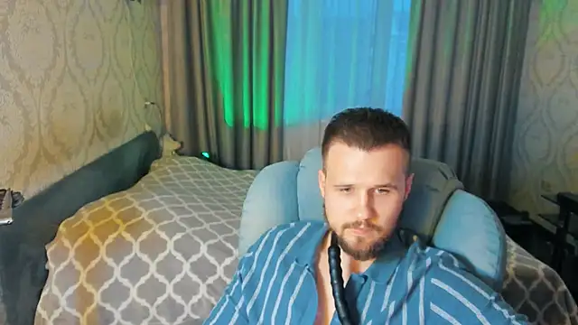 Snapshot of Vladik_b chatting on 25, 4, 2026 Vladik b online show from 25, 4, 2026