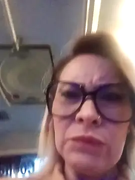 Snapshot of CandieGilson__ chatting on 12, 9, 2025 CandieGilson online show from 12, 9, 2025