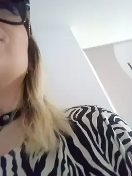 Snapshot of CandieGilson__ chatting on 22, 11, 2025 CandieGilson online show from 22, 11, 2025