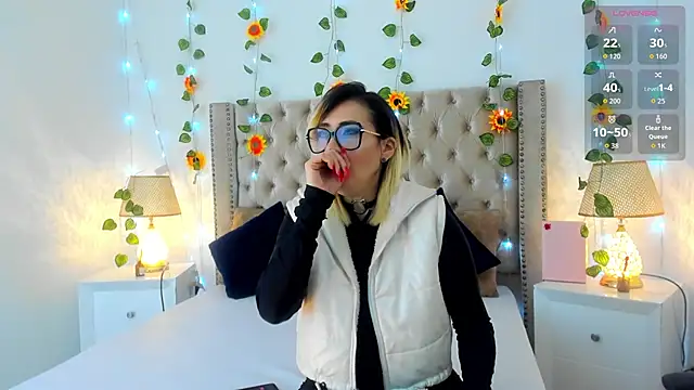 Snapshot of CandieGilson__ chatting on 28, 9, 2025 CandieGilson online show from 28, 9, 2025