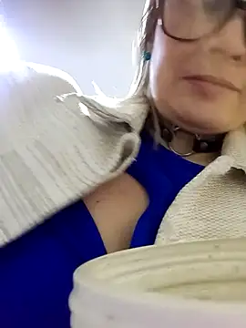 Snapshot of CandieGilson__ chatting on 17, 10, 2025 CandieGilson online show from 17, 10, 2025