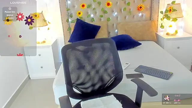 Snapshot of CandieGilson__ chatting on 11, 3, 2025 CandieGilson online show from 11, 3, 2025