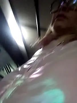 Snapshot of CandieGilson__ chatting on 14, 11, 2025 CandieGilson online show from 14, 11, 2025