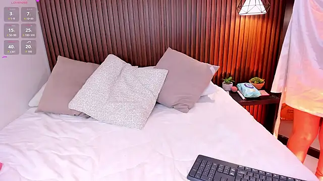 Snapshot of julietaevanns chatting on 3, 2, 2026 julietaevanns online show from 3, 2, 2026