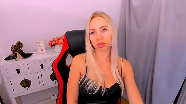 Snapshot of MargaritaRose chatting on 7, 7, 2026 MargaritaRose online show from 7, 7, 2026