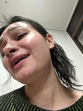 lunalovelee online show from 4, 4, 2026