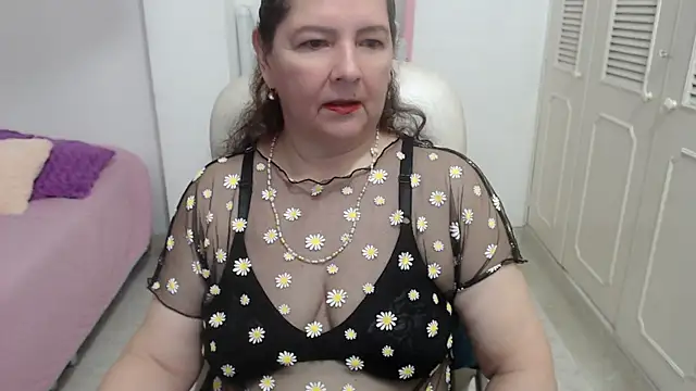 leonela 69 online show from 4, 7, 2026