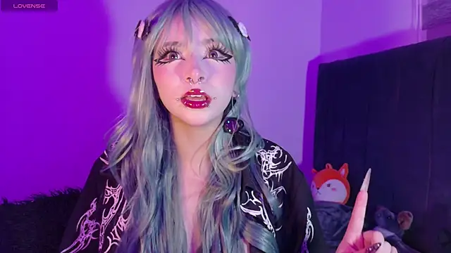 Snapshot of purplelilith3 chatting on 16, 6, 2026 purplelilith3 online show from 16, 6, 2026