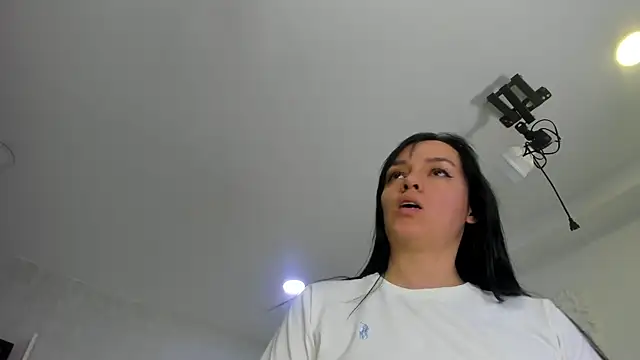 Snapshot of EmiliaRose_ chatting on 6, 2, 2026 EmiliaRose online show from 6, 2, 2026