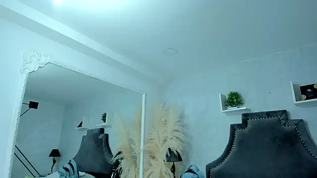 Snapshot of EmiliaRose_ chatting on 5, 2, 2026 EmiliaRose online show from 5, 2, 2026