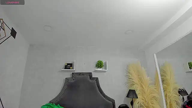 EmiliaRose  online show from 20, 12, 2025