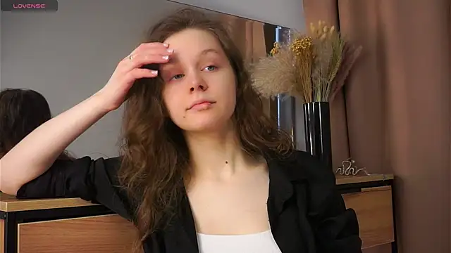 ElvaLafleur online show from 6, 3, 2025