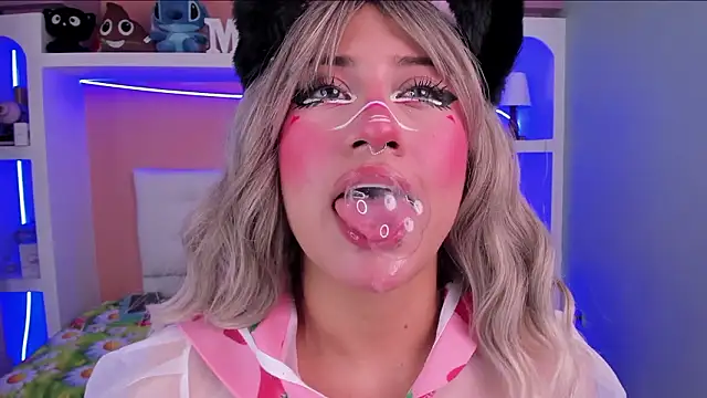 Snapshot of miss___megan chatting on 13, 2, 2026 miss megan online show from 13, 2, 2026