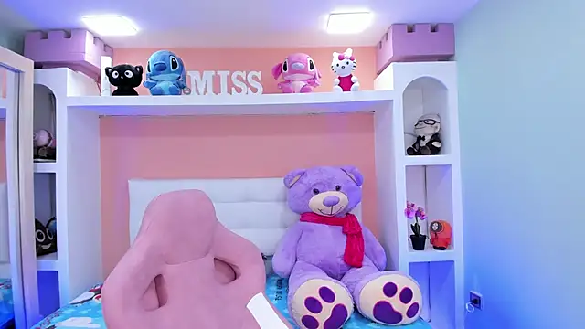 miss   megan online show from 15, 9, 2025