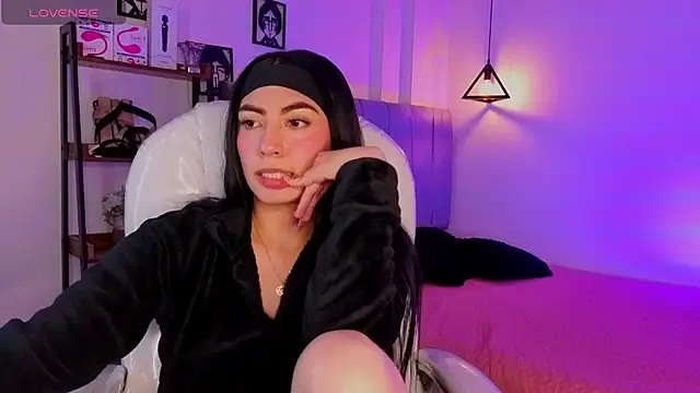 Miller Vanessa  online show from 25, 9, 2025