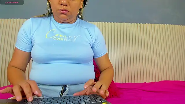 Aida-nicolle online show from 17, 3, 2025