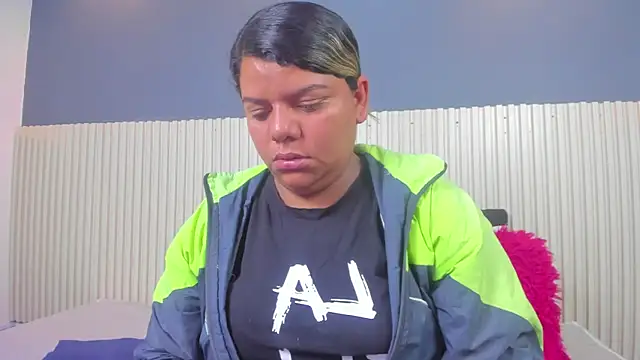 Aida-nicolle online show from 12, 9, 2025