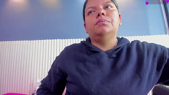 Aida-nicolle online show from 29, 11, 2025