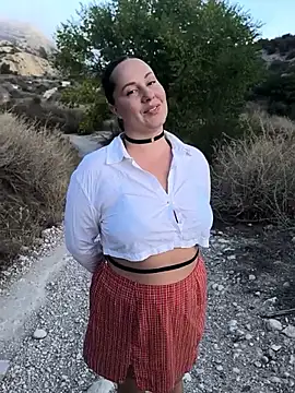 Mona Plus online show from 19, 9, 2025