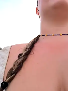 Mona Plus online show from 12, 9, 2025