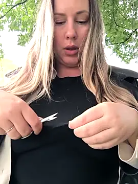 Mona Plus online show from 27, 9, 2025