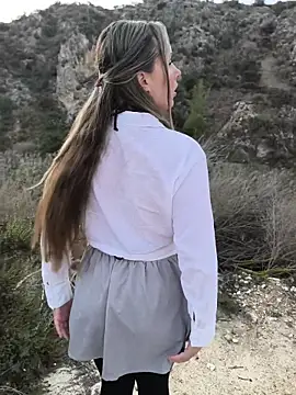 Mona Plus online show from 16, 10, 2025