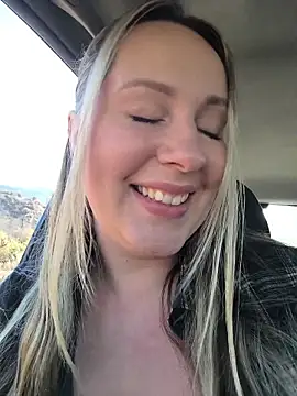 Mona Plus online show from 11, 11, 2025