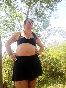 promiscuous-indecent-momm online show from 4, 4, 2026