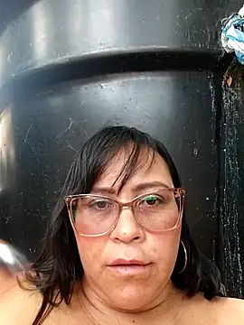 promiscuous-indecent-momm online show from 11, 5, 2026