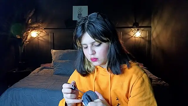 scarleth shadow online show from 14, 9, 2025