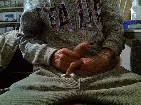 createur34 online show from 2, 10, 2025