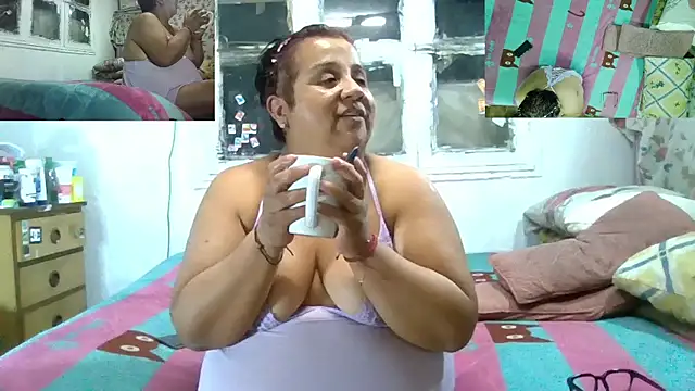 erinadarling79 online show from 12, 4, 2026