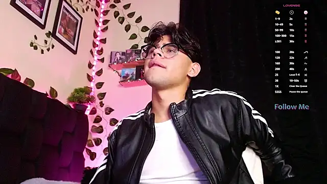 isaac-saenz online show from 22, 2, 2025