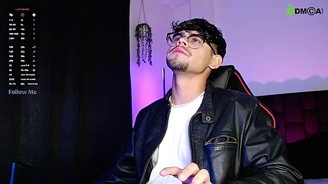 isaac-saenz online show from 4, 10, 2025