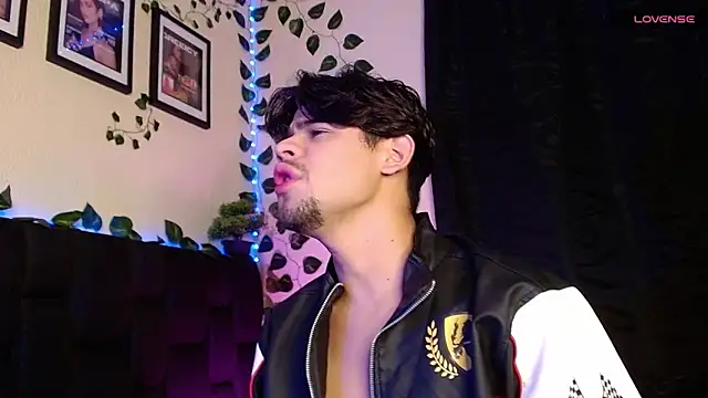 isaac-saenz online show from 17, 2, 2025