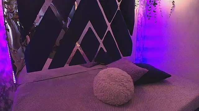 charlotte bluee online show from 16, 10, 2025