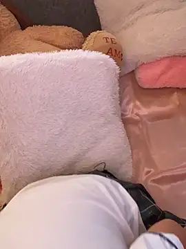 ZafiroKlein online show from 2, 10, 2025