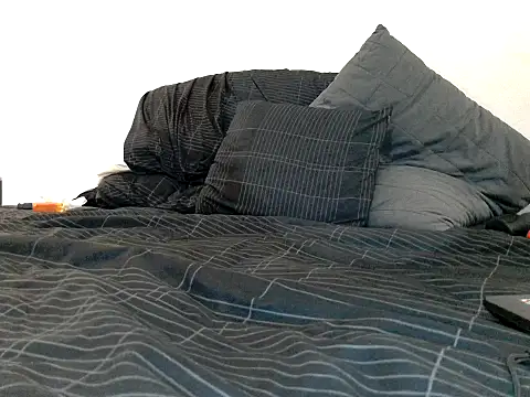 Snapshot of Iscariot19 chatting on 28, 10, 2025 Iscariot19 online show from 28, 10, 2025