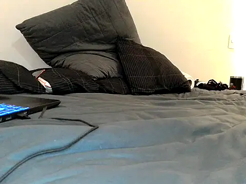 Snapshot of Iscariot19 chatting on 20, 11, 2025 Iscariot19 online show from 20, 11, 2025