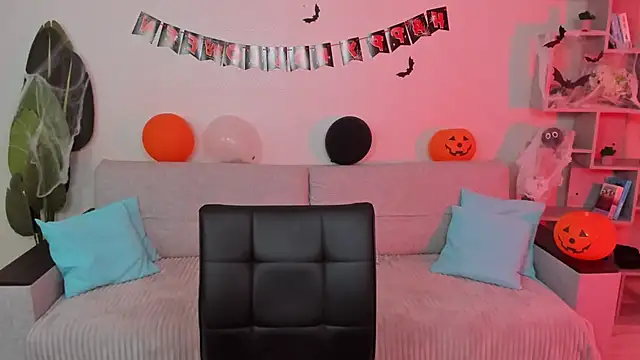 GabriellaMays online show from 31, 10, 2025