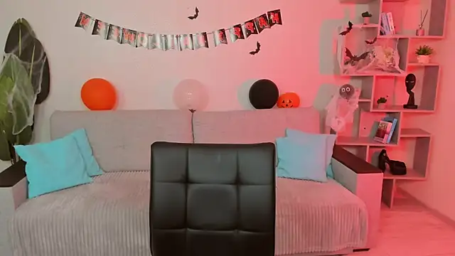 GabriellaMays online show from 24, 10, 2025