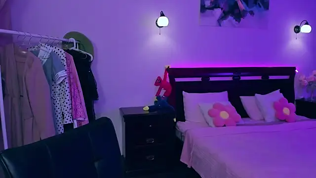 GabriellaMays online show from 4, 3, 2025