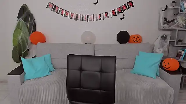 GabriellaMays online show from 6, 11, 2025