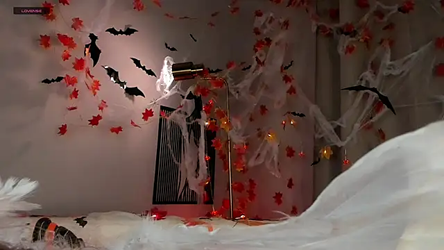 TaiteBayles online show from 31, 10, 2025