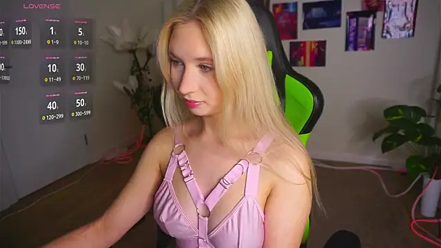 charm adel online show from 11, 11, 2025